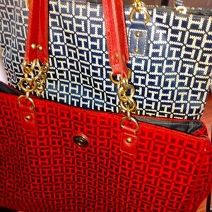 2 TOMMY HILFIGER PURSES